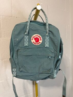 Fjällräven Kånken Backpack in Teal Green with Red Logo